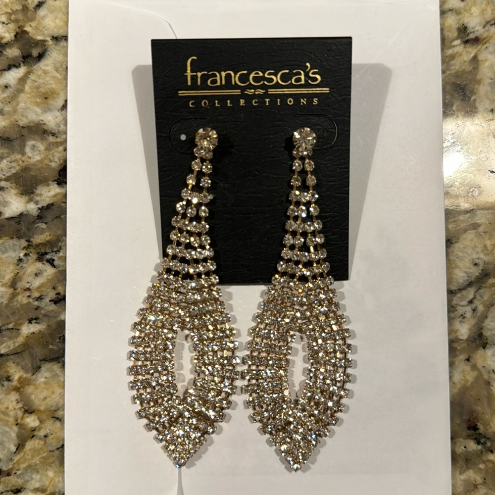 NWT Tear Drop Earrings